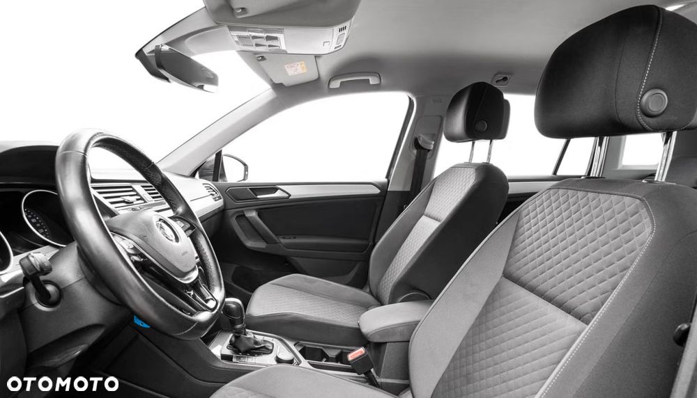Volkswagen Tiguan 2.0 TDI SCR 4MotION DSG R-Line - 11