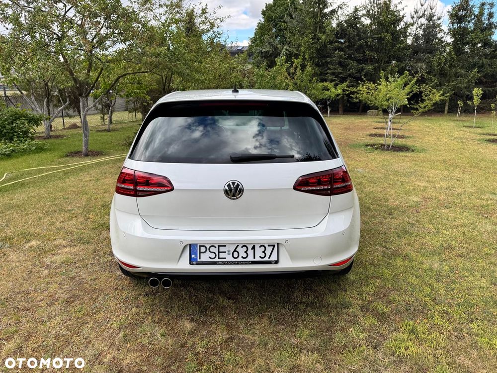 Volkswagen Golf - 8