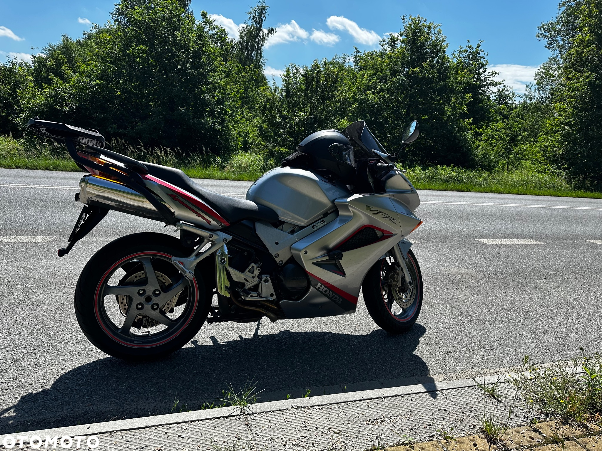 Honda VFR - 4