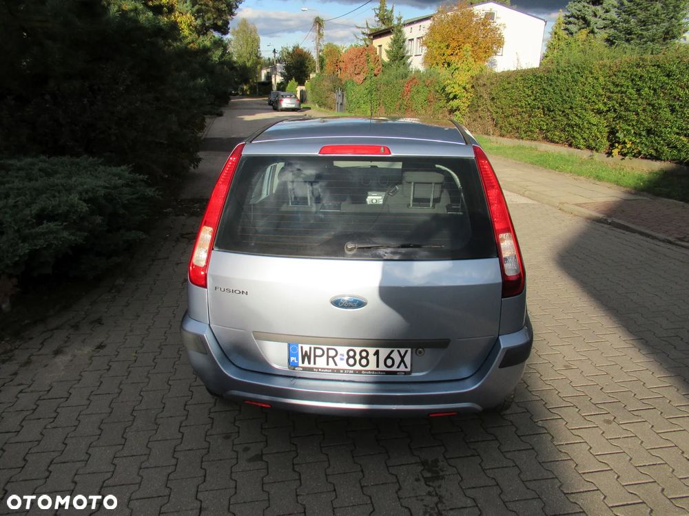 Ford Fusion 1.4 + - 7