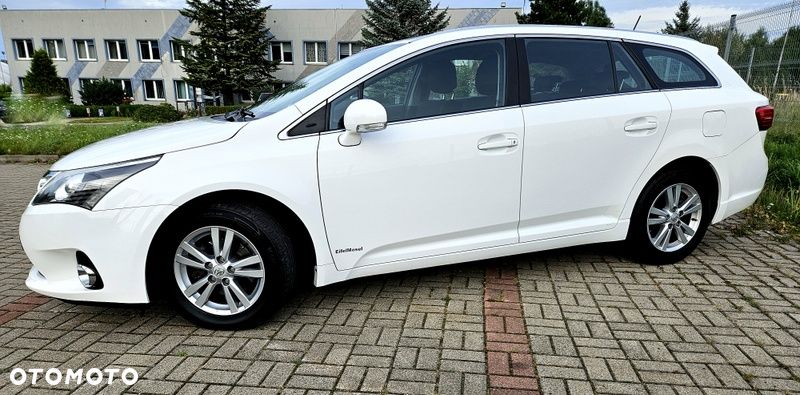 Toyota Avensis 2.0 D-4D Premium - 8