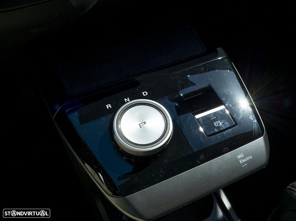 MG MG4 64 kWh Luxury - 34