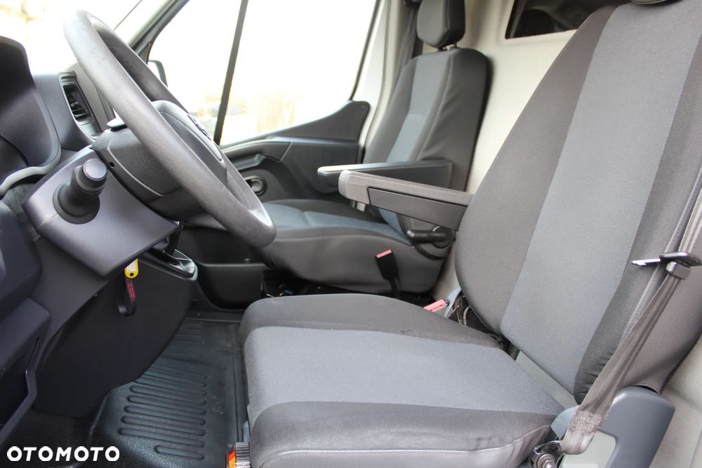Nissan NV400 - 14