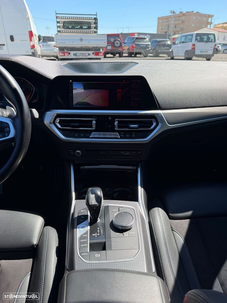 BMW 320 d Pack M Shadow Auto - 24