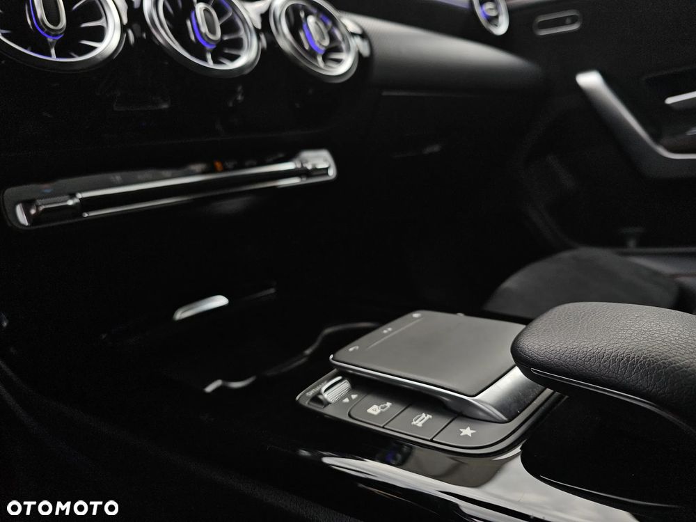 Mercedes-Benz CLA 200 d AMG Line 8G-DCT - 15