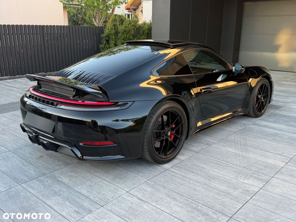 Porsche 911 Carrera T-Hybrid 4 GTS - 12