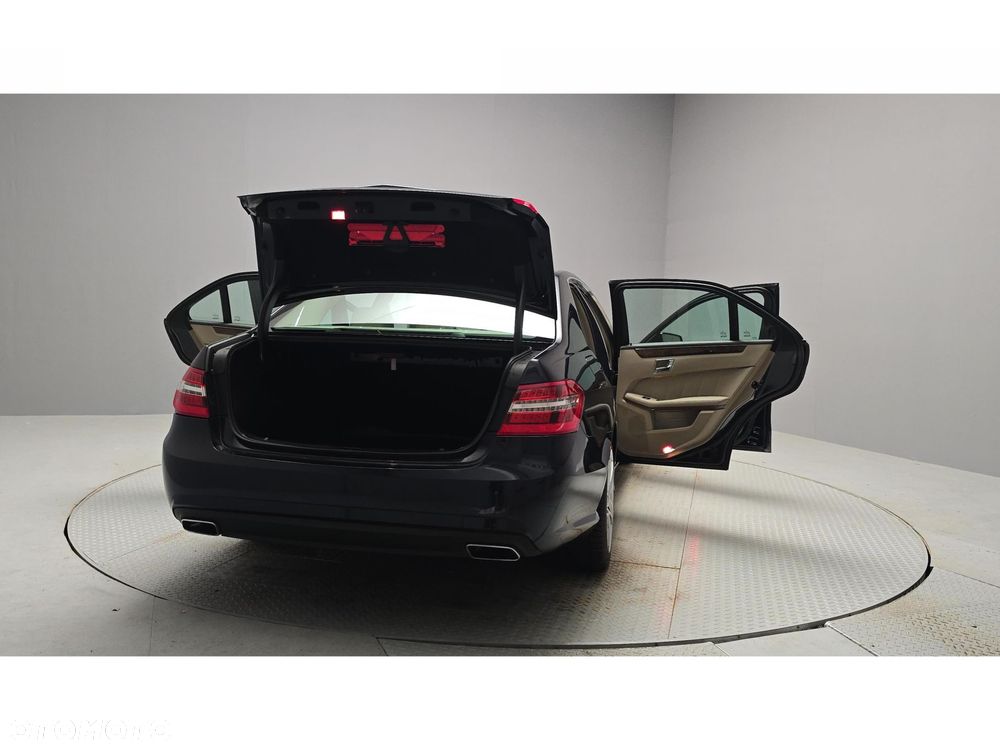 Mercedes-Benz Klasa E - 12