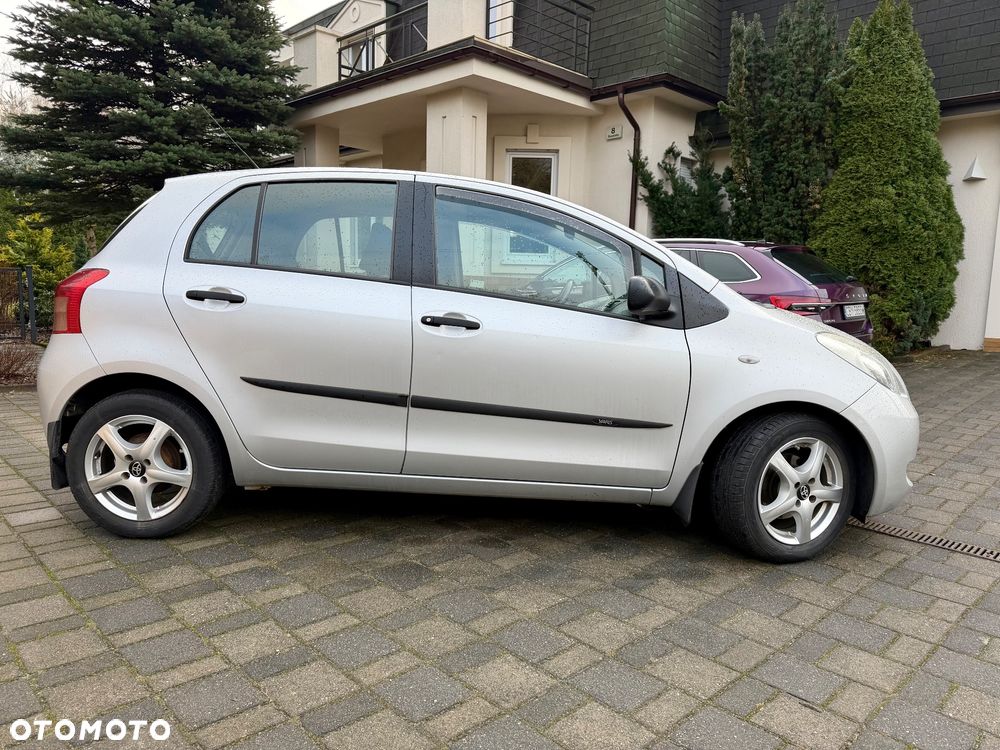 Toyota Yaris 1.3 Luna - 2
