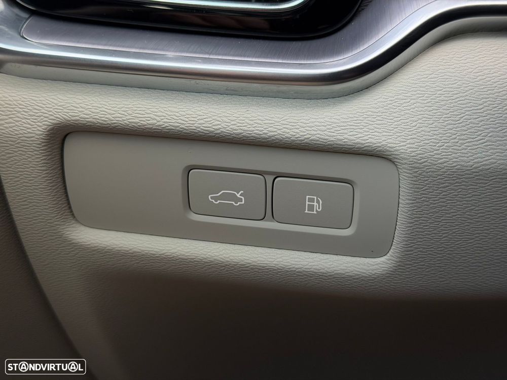 Volvo V60 2.0 T6 AWD TE Essential - 26