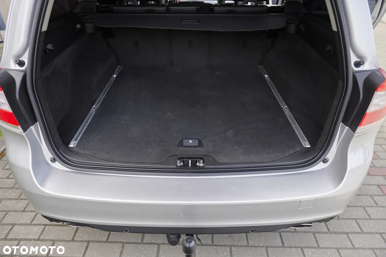 Volvo V70 D4 Black Edition - 36