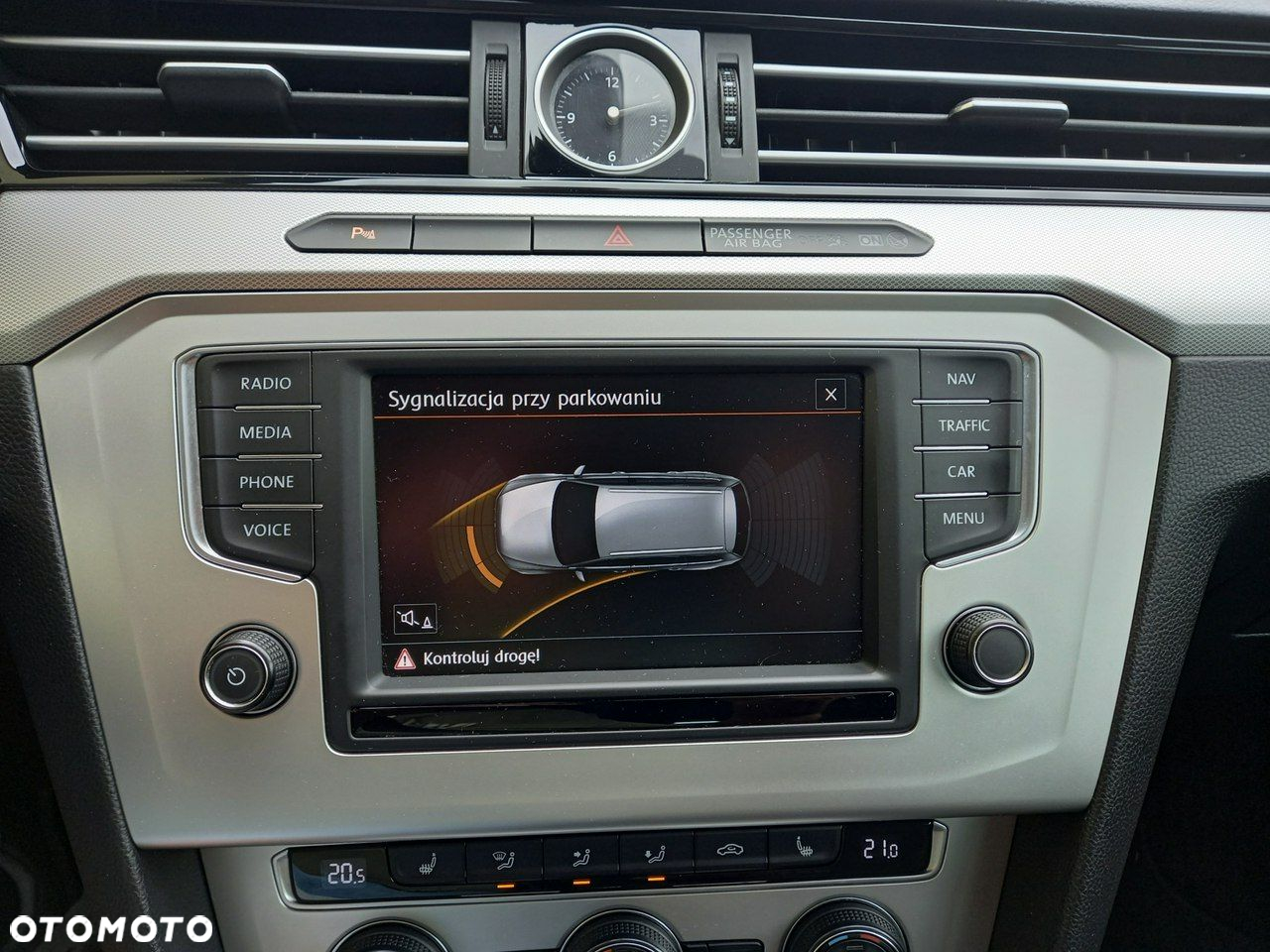 Volkswagen Passat 2.0 TDI BMT Trendline - 36