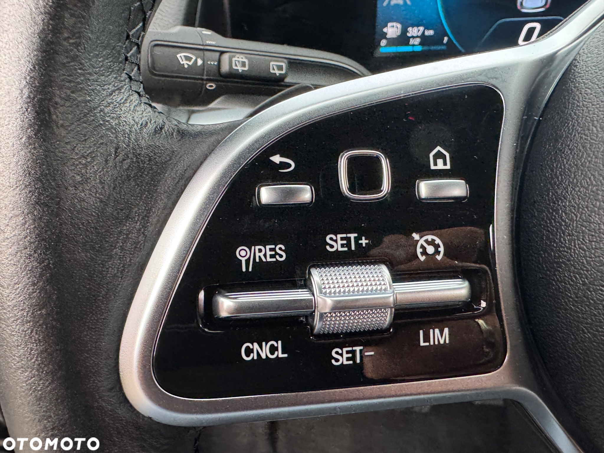Mercedes-Benz GLB 200 d 8G-DCT Progressive Advanced - 38
