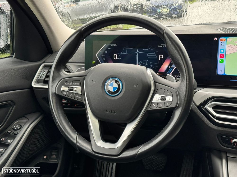 BMW 330 e Touring Corporate Edition Auto - 19