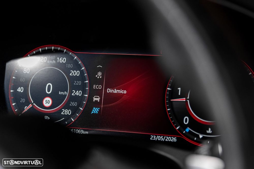 Jaguar XE 2.0 D200 R-Dynamic Black - 18