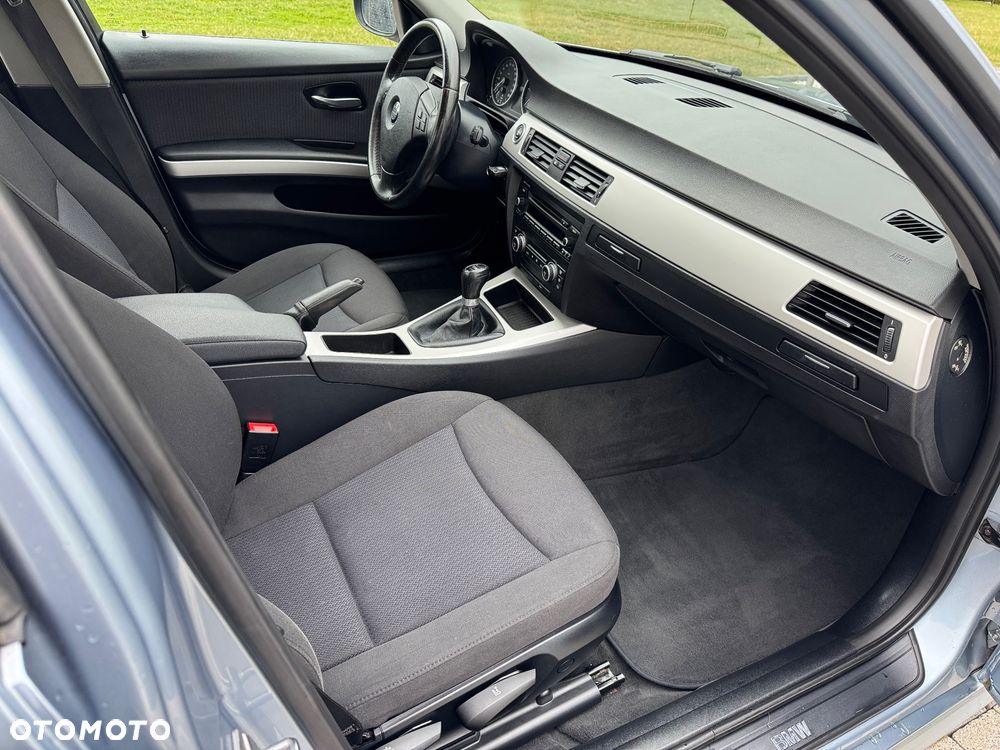 BMW Seria 3 - 18