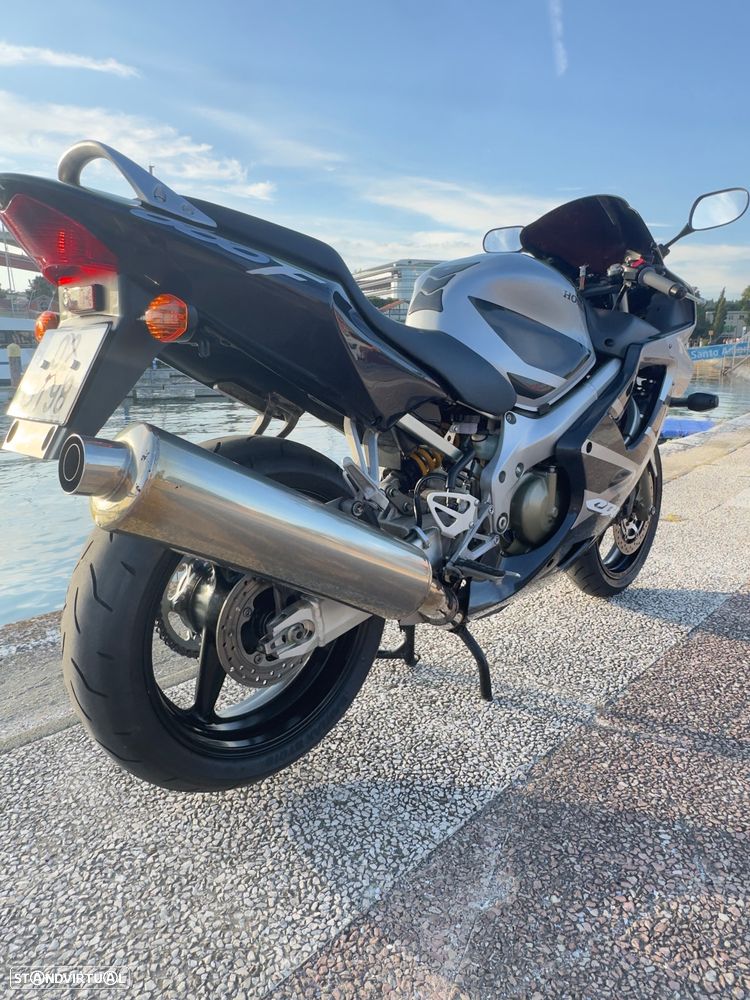Honda CBR 600 F4 I - 13