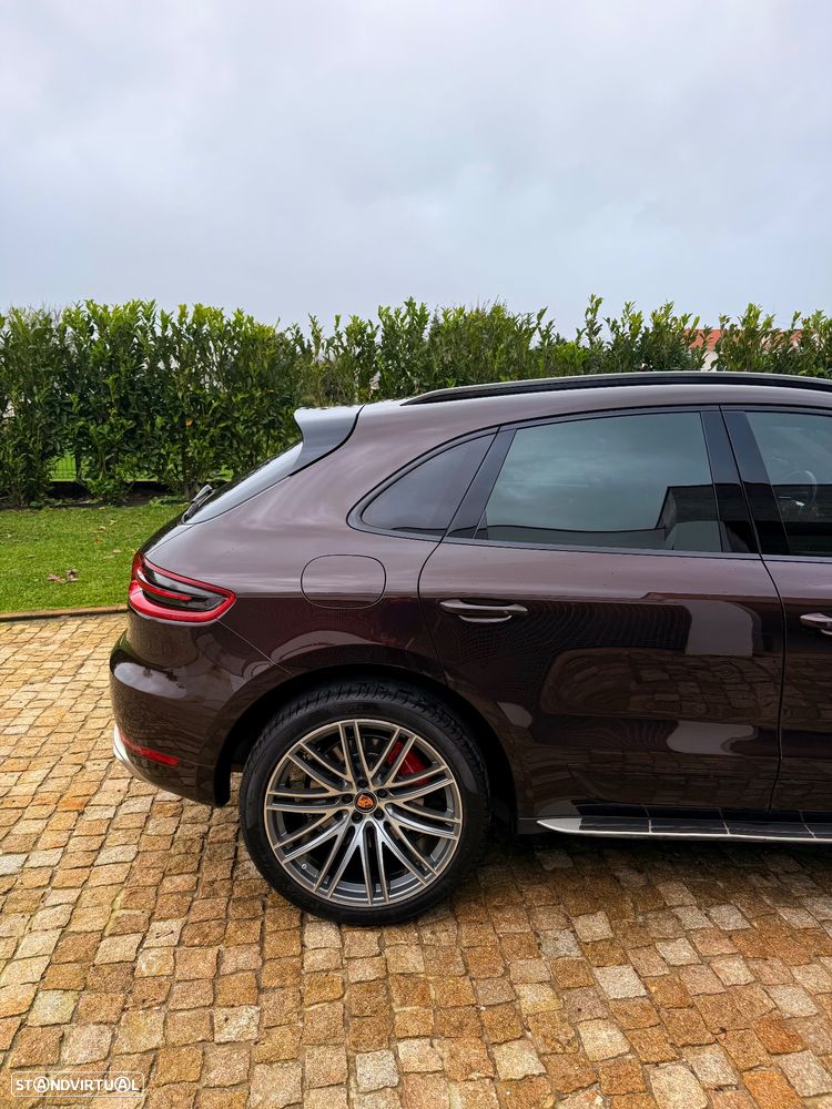Porsche Macan Turbo - 18