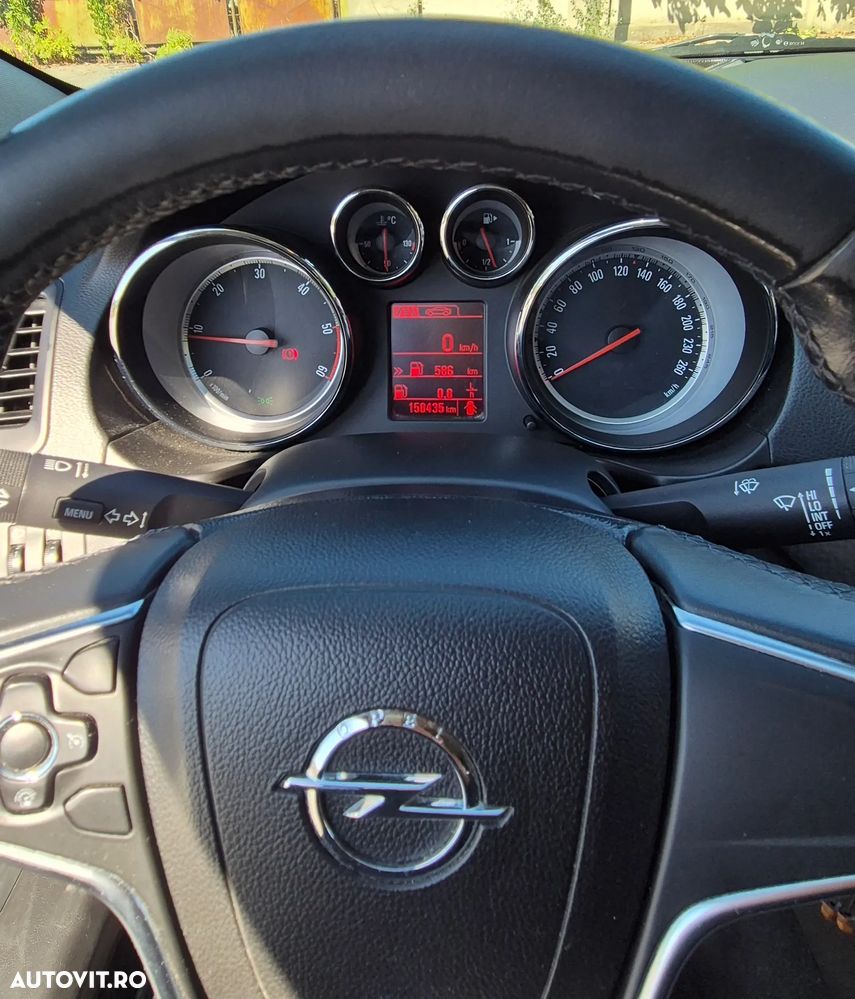 Opel Insignia 2.0 CDTi ECOTEC - 11
