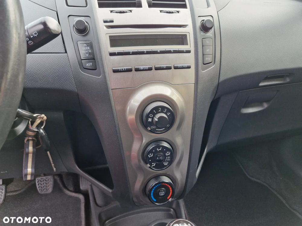 Toyota Yaris 1.33 VVT-i Cool+ - 15