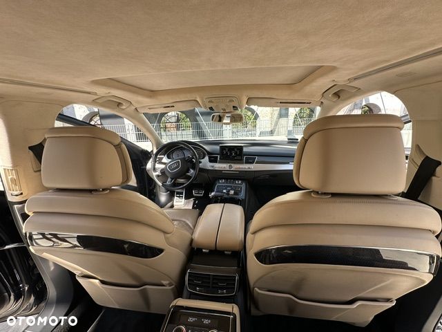Audi S8 - 33
