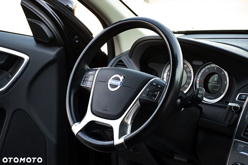 Volvo XC 60 DRIVe Momentum - 22