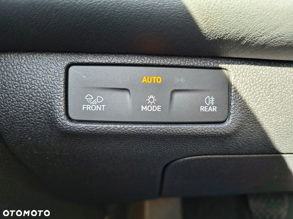 Volkswagen T-Roc 1.5 eTSI Style DSG - 23