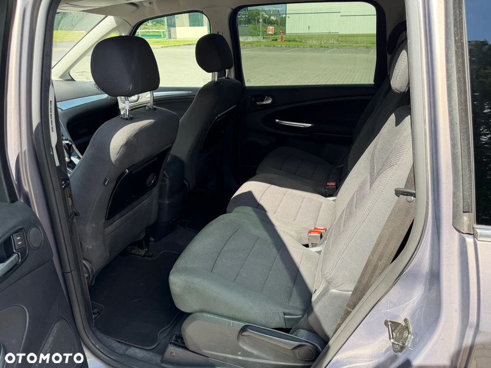 Ford Galaxy - 15