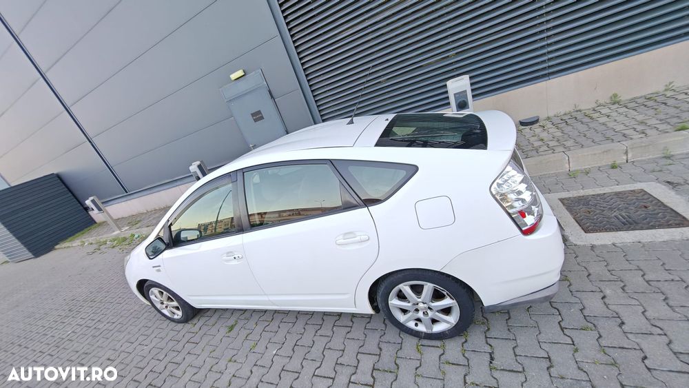 Toyota Prius (Hybrid) Sol - 7