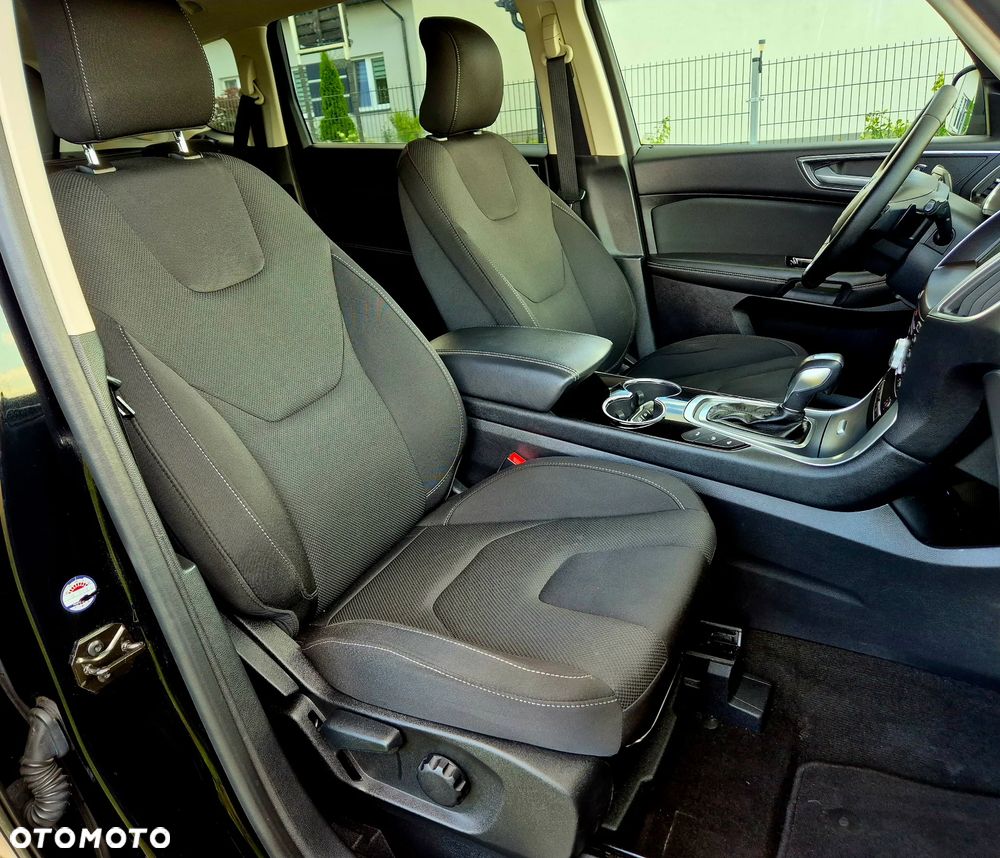 Ford S-Max 2.0 TDCi 4WD Titanium PowerShift - 24