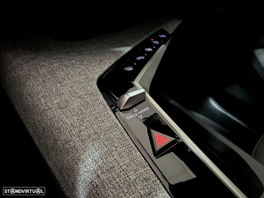 Peugeot 5008 1.2 Hybrid Allure Pack e-DCS6 - 19