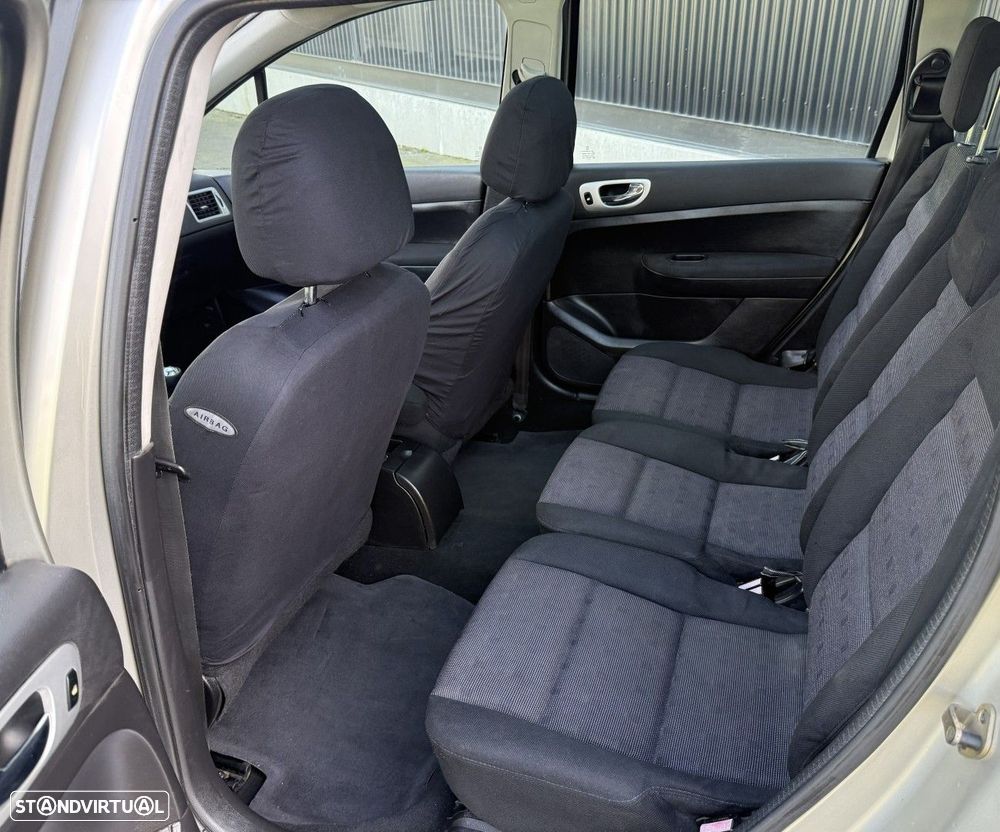 Peugeot 307 SW 1.6 HDi FAP Executive - 12