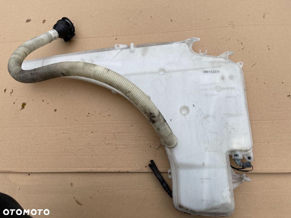 Zbiorniczek spryskiwaczy bez xenonu Bmw e91 - 2