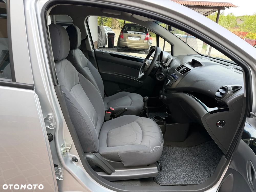 Chevrolet Spark 1.0 LT - 28