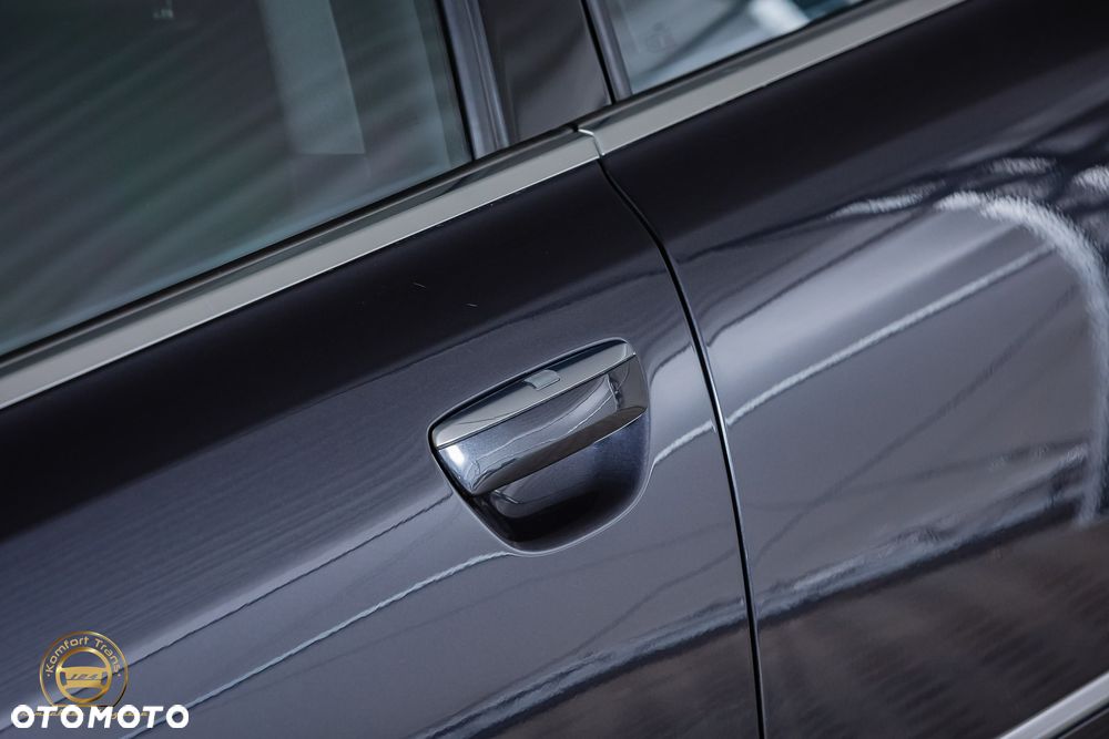 Audi A8 4.2 Quattro - 13