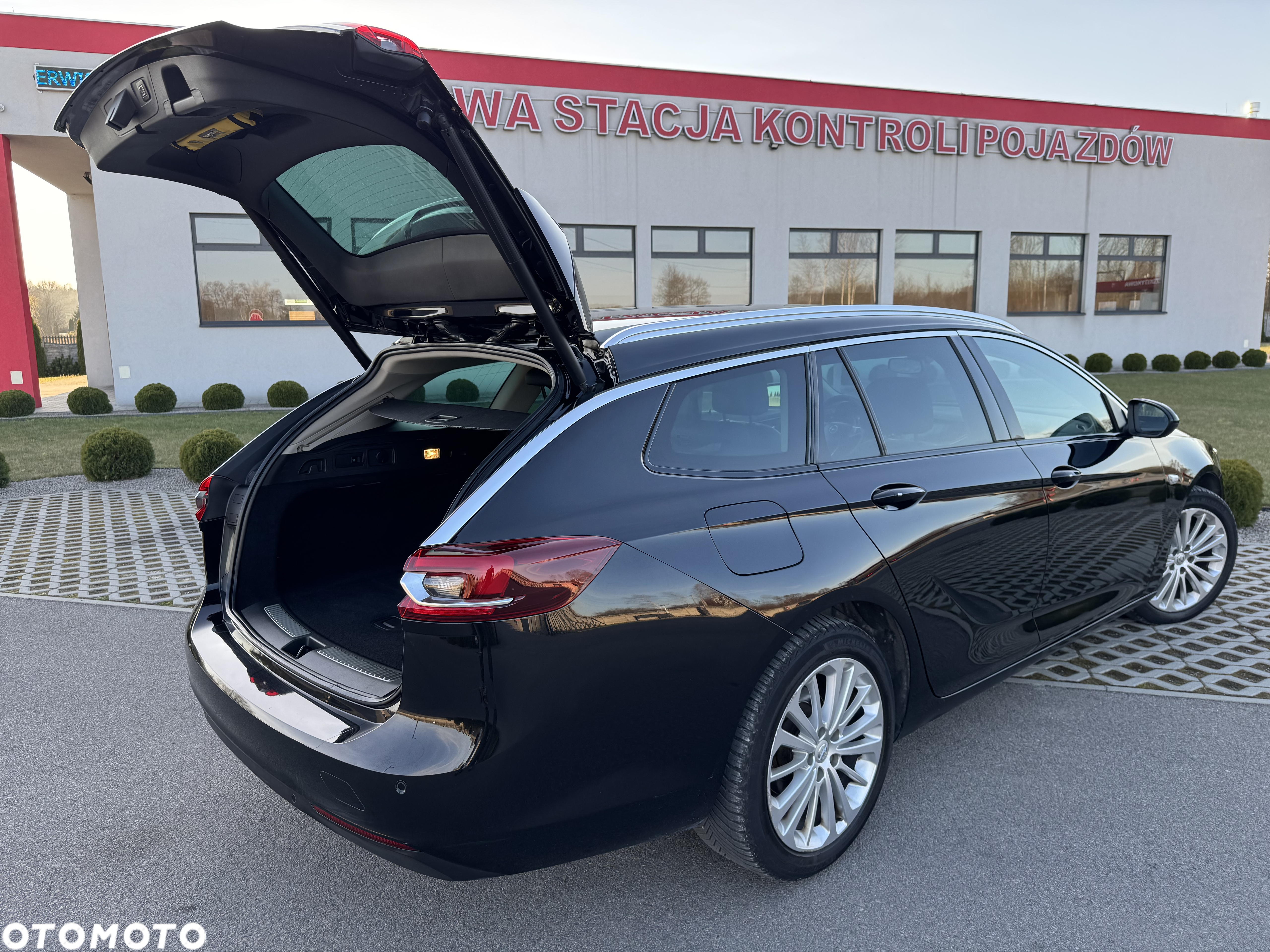Opel Insignia Sports Tourer 1.6 ECOTEC Diesel Business Innovation - 6