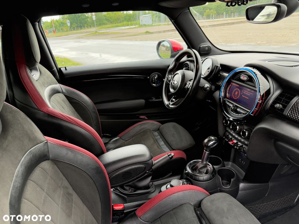 MINI John Cooper Works - 13