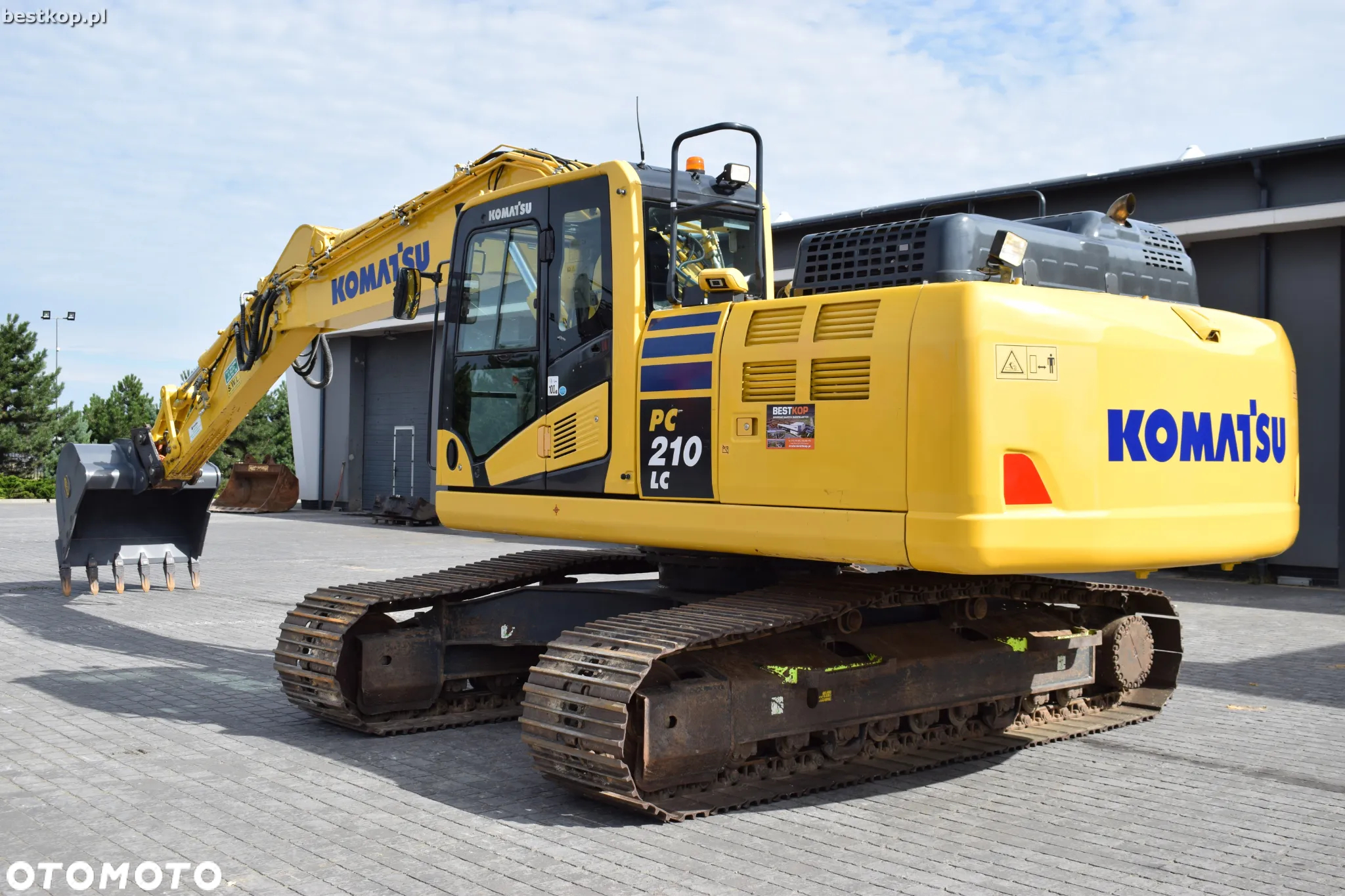 Komatsu PC210LC-11 - 35
