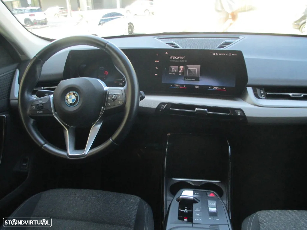 BMW iX1 xDrive30 - 10