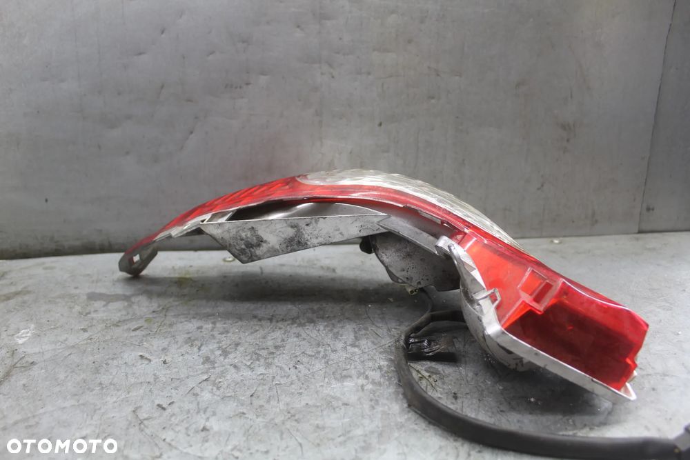 Honda S wing 125 lampa tył tylna prawa - 2