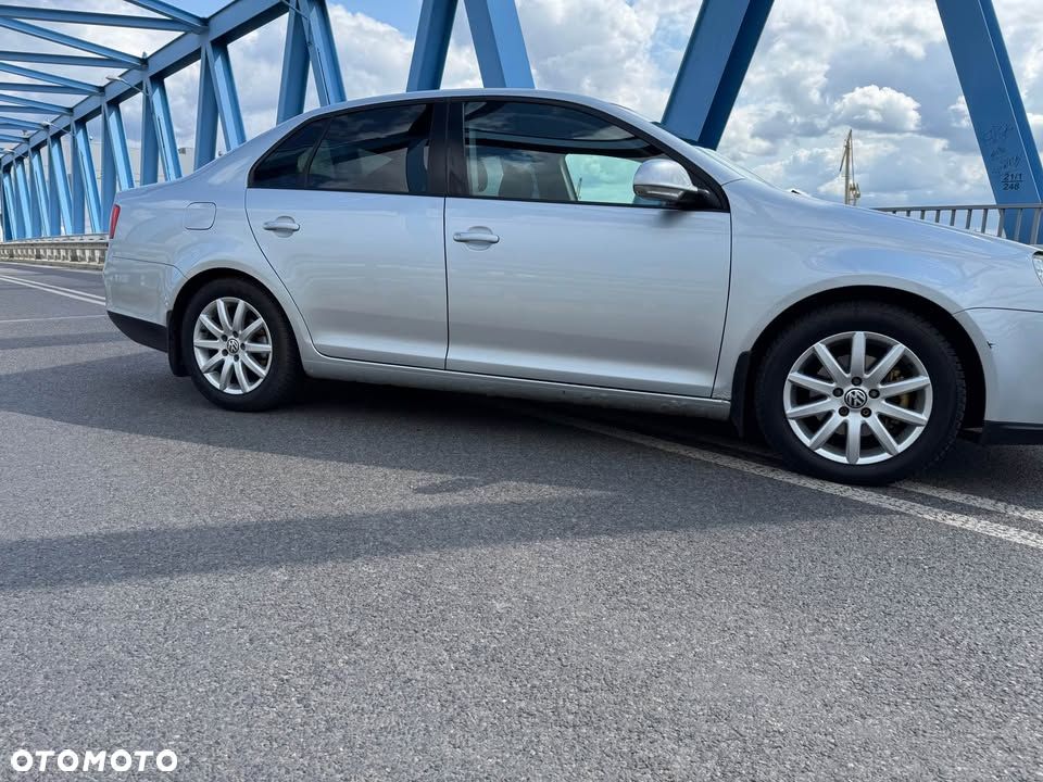 Volkswagen Jetta 1.4 TSI Comfortline - 9