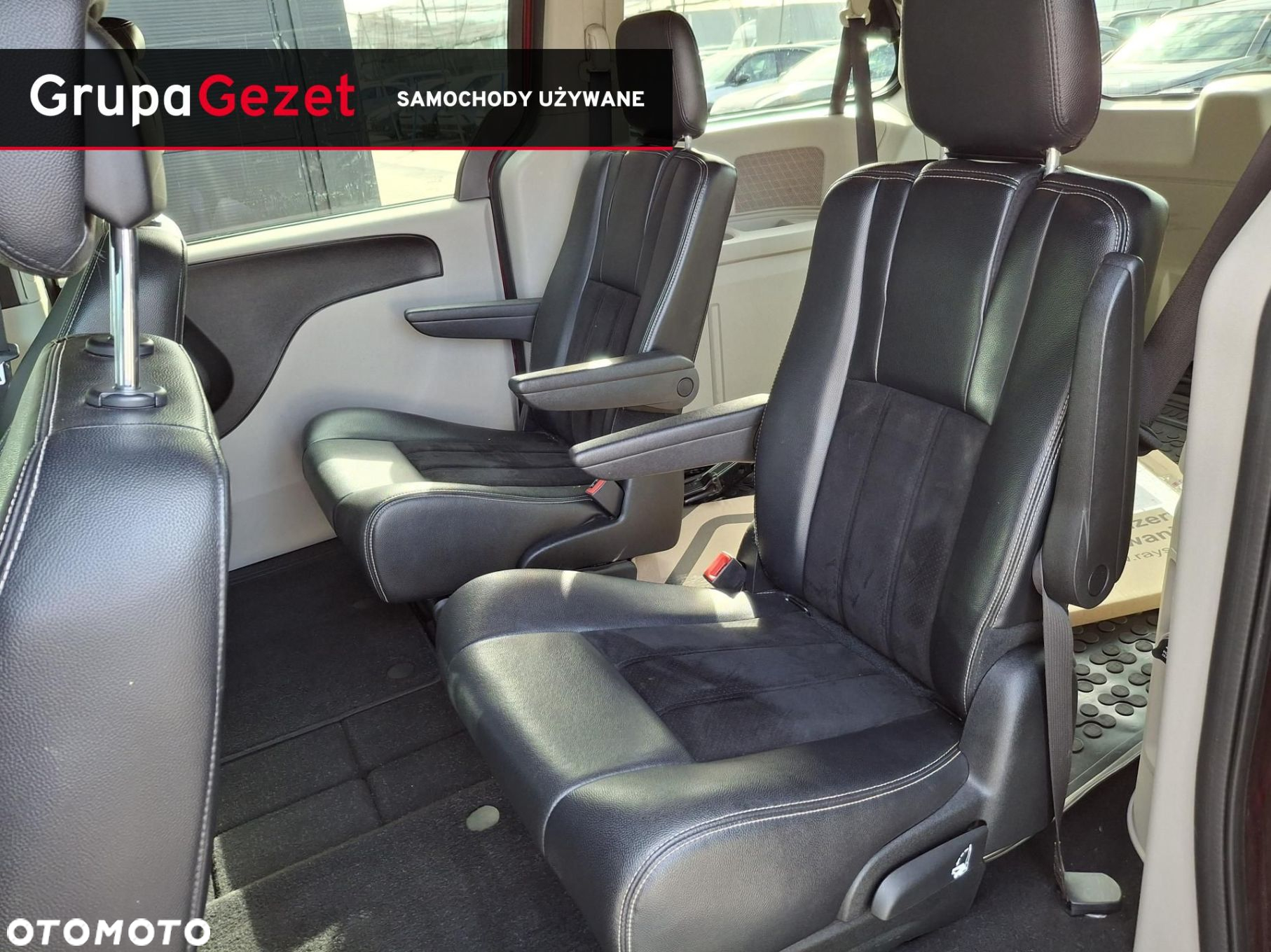 Dodge Grand Caravan - 9