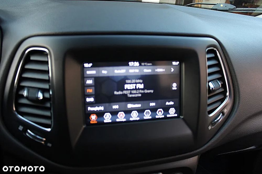 Jeep Compass 1.3 TMair Longitude FWD S&S - 17