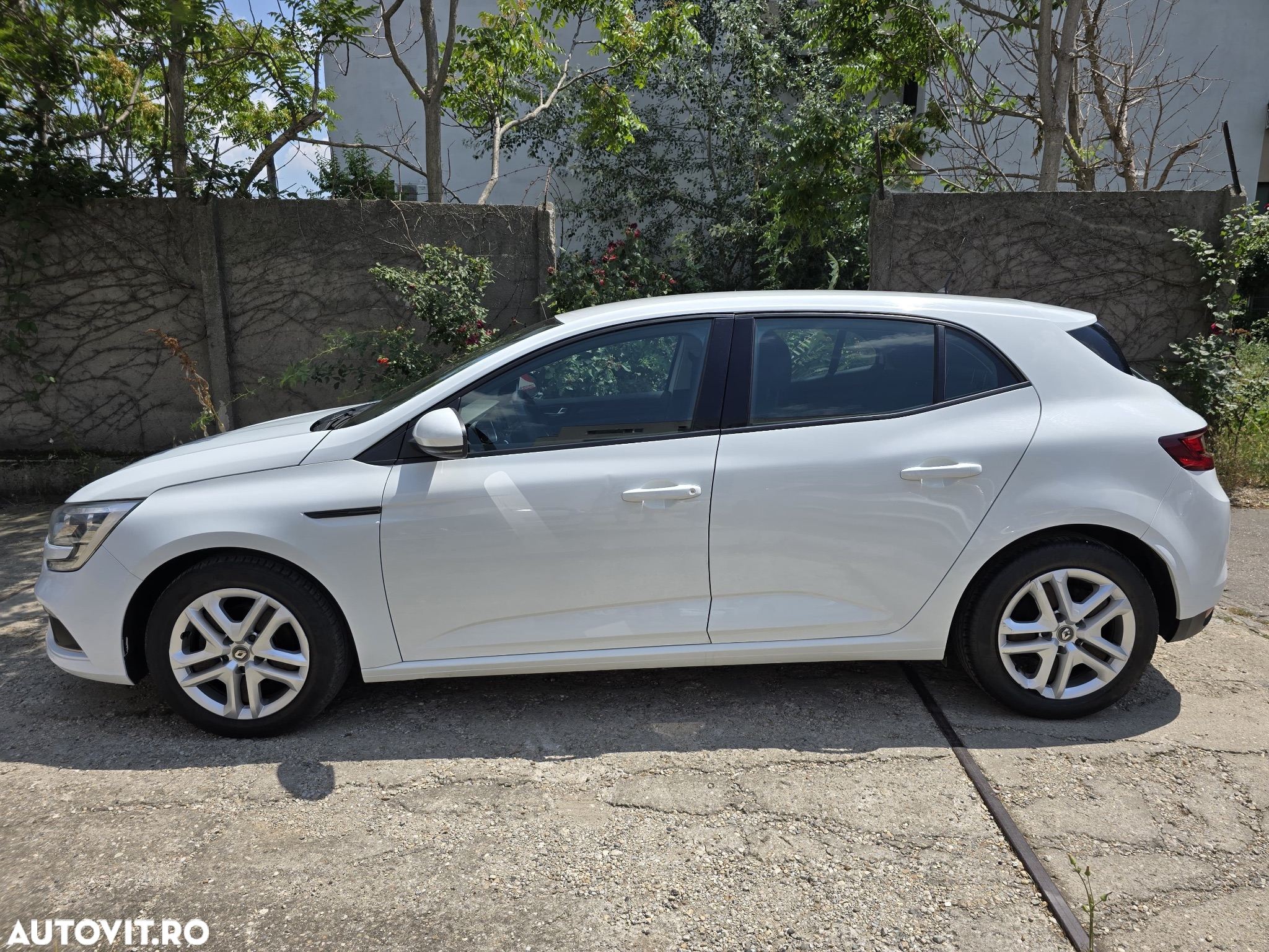 Renault Megane ENERGY TCe Life - 14