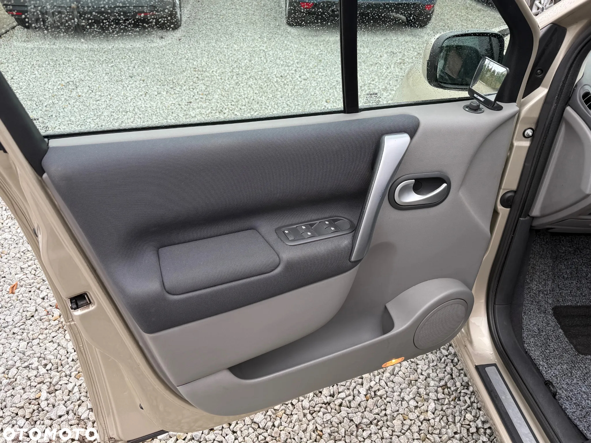Renault Scenic 2.0 16V Dynamique - 9