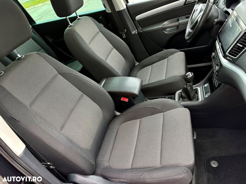 Volkswagen Touran 1.6 TDI DPF BlueMotion Technology Comfortline - 9