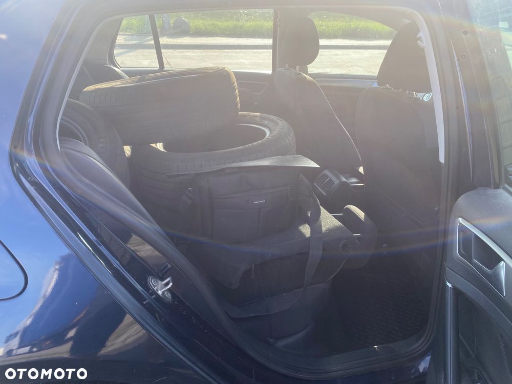 Volkswagen Golf - 11