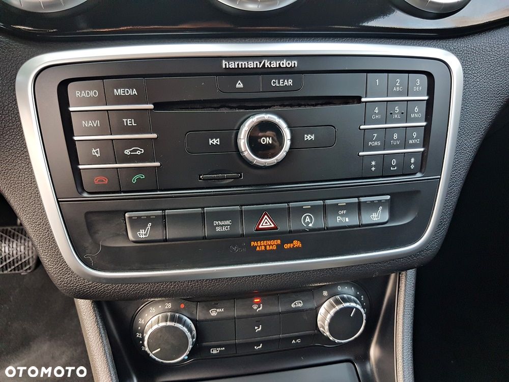 Mercedes-Benz CLA 200 7G-DCT AMG Line - 19