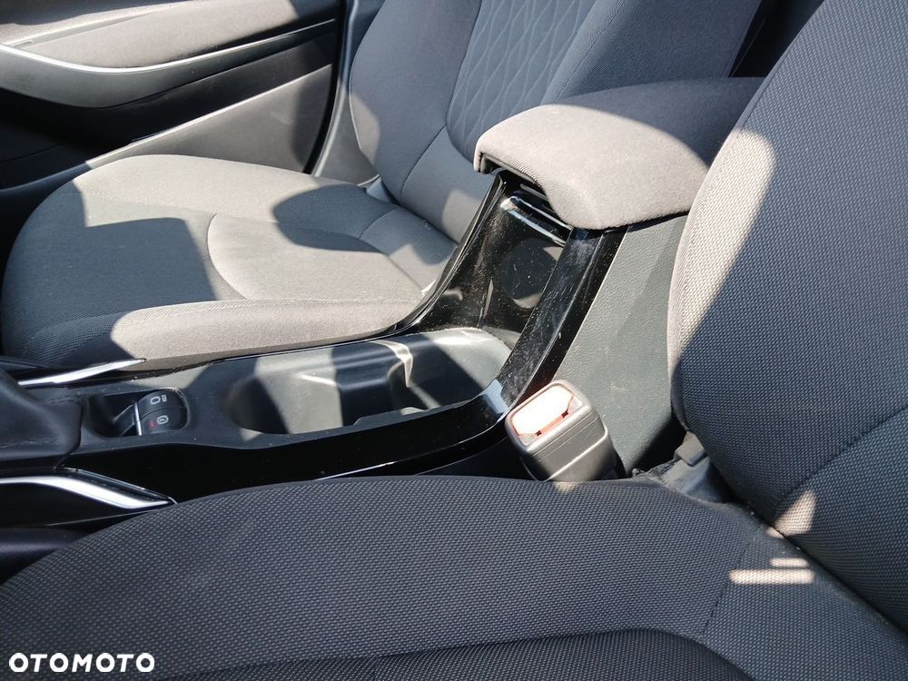 Toyota Corolla 1.8 Hybrid Comfort - 32