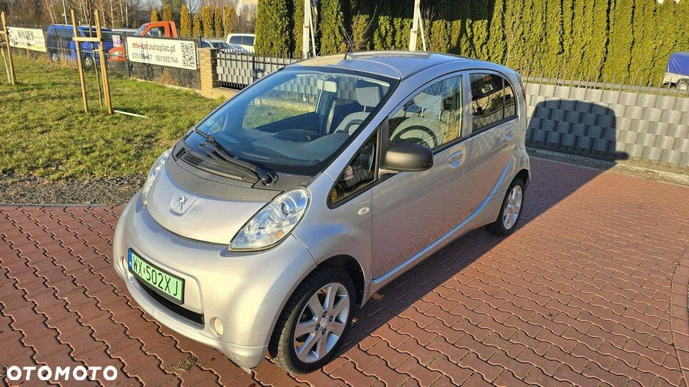 Peugeot iOn - 2