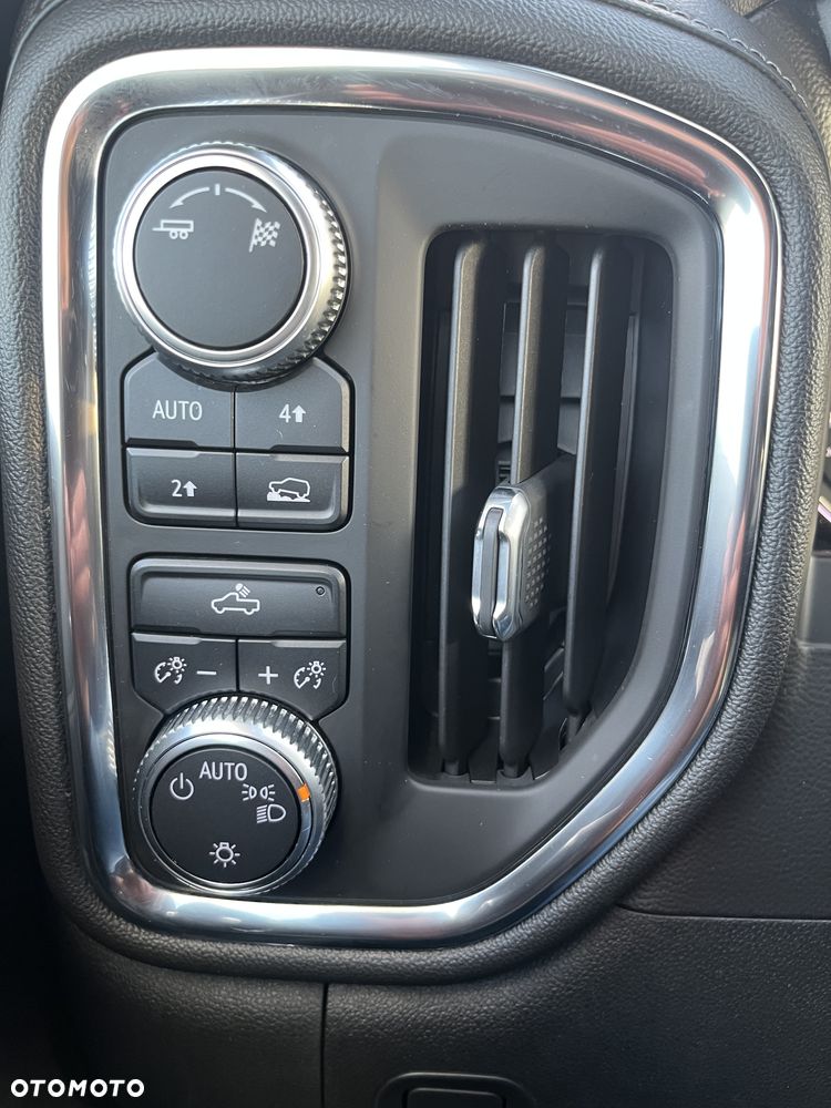 GMC Sierra - 28